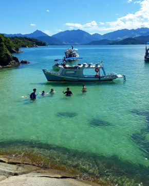 Passeio de barco em Paraty RJ